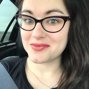 Meet your Posher, Elizabeth